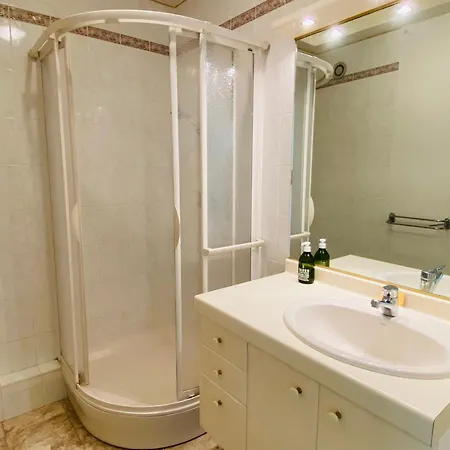 Avec Acces Direct A La Plage, Balcon Et Garage Prive - Fr-1-92-690 * Ле-Сабль-д’Олон