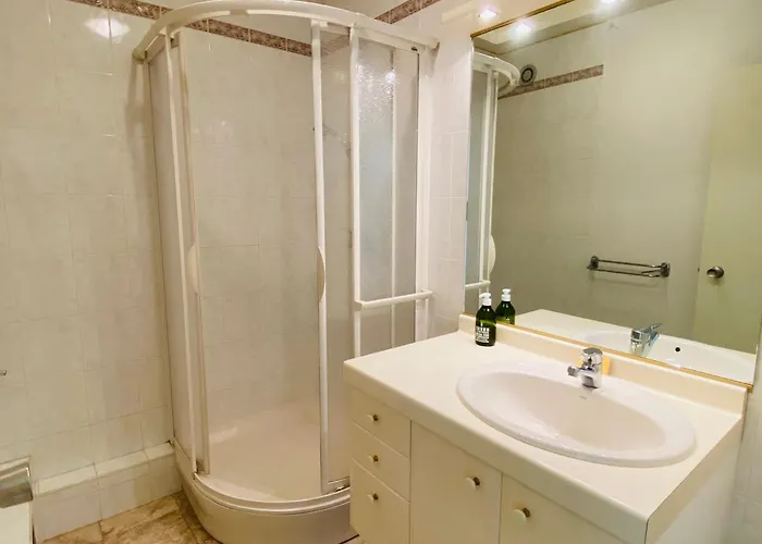 Avec Acces Direct A La Plage, Balcon Et Garage Prive - Fr-1-92-690 * 莱萨布勒-多洛讷