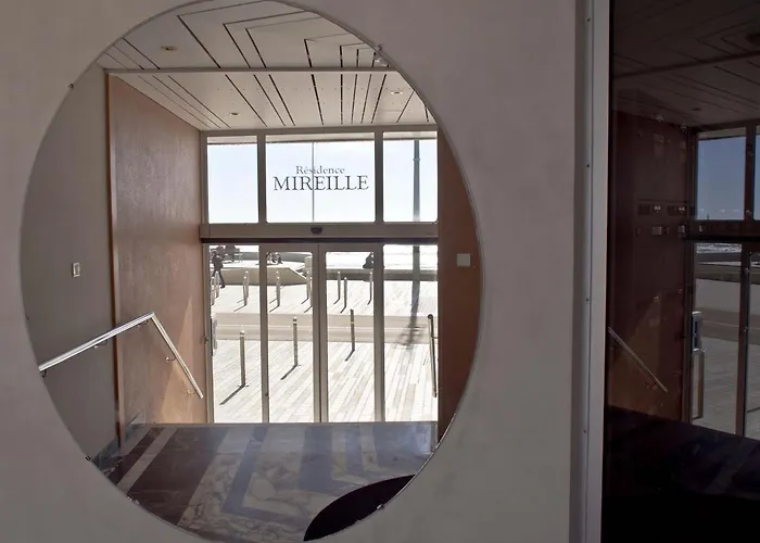 公寓 Avec Acces Direct A La Plage, Balcon Et Garage Prive - Fr-1-92-690