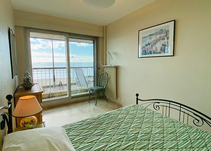 Avec Acces Direct A La Plage, Balcon Et Garage Prive - Fr-1-92-690 *